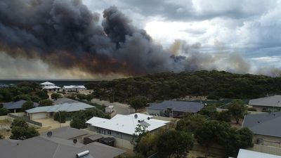 At least three homes lost in Jerramungup and Hopetoun blazes in WA's Great Southern region