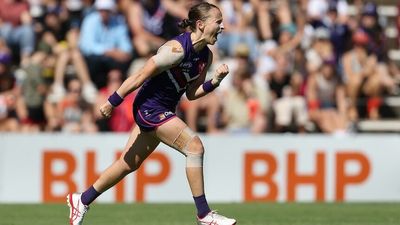 Fremantle defeats Carlton by 42 points as Melbourne, Kangaroos post AFLW wins