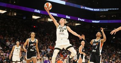 Courtney Vandersloot will return to Sky on one-year deal