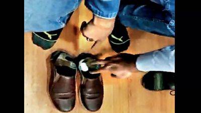 Pune: Flyer held with gold worth Rs 34.8 lakh for smuggling