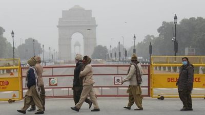 Delhi records minimum temperature of 8 degrees Celsius