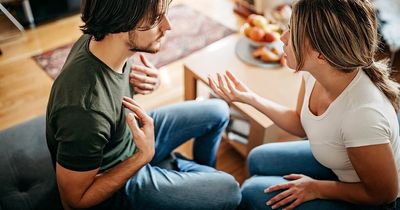 Woman, 22, dating older man dumps him instantly after Googling his house