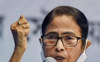 Mamata overhauls Trinamool amid growing dissent