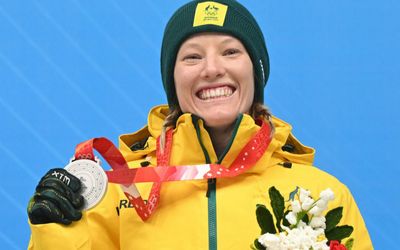 Jaclyn Narracott makes history with Beijing Olympic skeleton silver medal