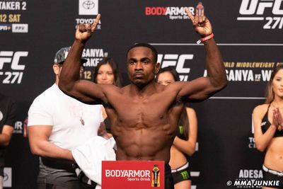 UFC 271 results: Jeremiah Wells plays spoiler, chokes Blood Diamond unconscious in first