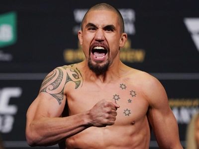Whittaker falls to Adesanya in UFC contest