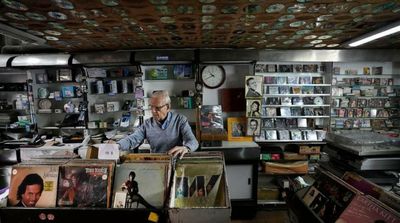 Once Lebanon’s Center of Glamor, Hamra Street Goes Dark