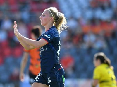 Worts gets five, Adelaide beat Roar in ALW