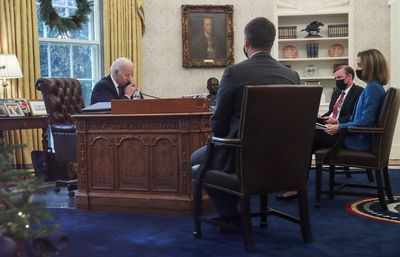 Latest updates: Biden, Zelenskyy agree to pursue diplomacy