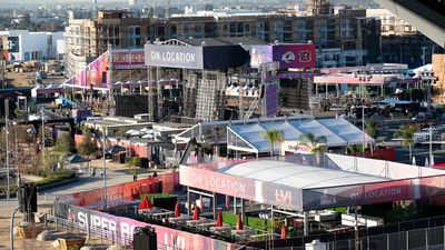 Hollywood reawakens for Super Bowl