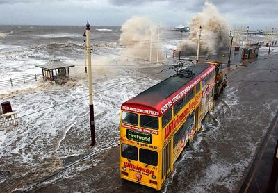 UK set to be battered by high winds as Met Office warns of 90mph gusts next week