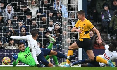 Jiménez and Dendoncker feast on Tottenham’s gifts to earn win for Wolves