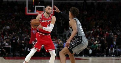 Bulls guard Zach LaVine leaving team to see specialist about his knee