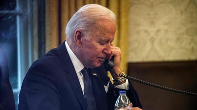 Biden and Zelensky agree on importance of "diplomacy and deterrence" amid acceleration of Russian buildup