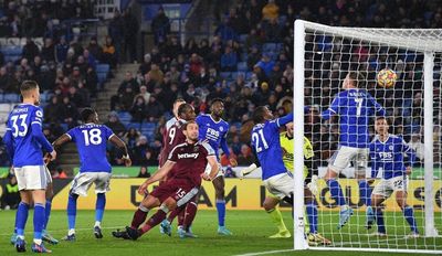 Craig Dawson salvages late point for West Ham and frustrates Leicester