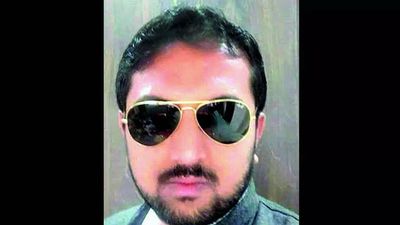 Surat: Scribe killed in front of wife, 3 daughters