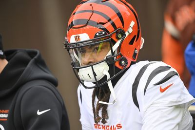 Soon-to-be-former Bengals CB commits most memorable first penalty in Super Bowl history