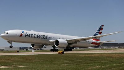 American Airlines plane makes emergency landing in Kansas City due to "erratic" passenger