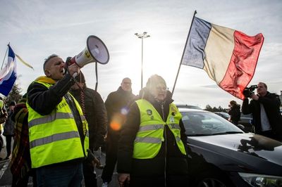 Covid-pass protest convoy heads for banned Brussels rally