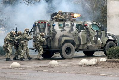 Ukraine news – live: Europe closest to war for 70 years, minister warns, as German chancellor flies to Kiev