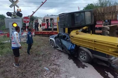 Train hits trailer truck on railway crossing