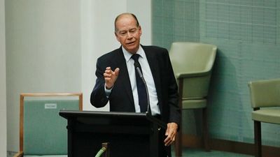 Liberal MP Russell Broadbent promotes personal use of a drug banned for COVID-19 treatment