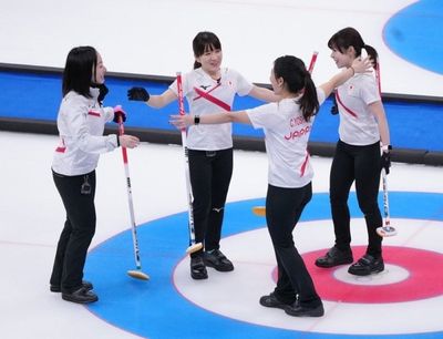 Japan's curling team beats China for 4th win in row