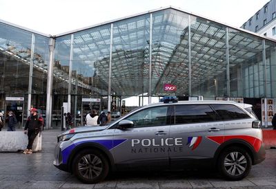 Paris incident: Knifeman shot by police at Gare du Nord train station after attacking officers