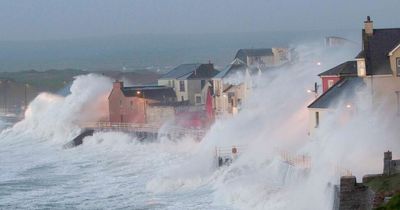 ‘Interesting’ week of weather ahead for Ireland as Met Eireann forecast snow and two storms
