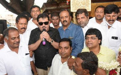 DKS asks Congress MLA to apologise over hijab remark