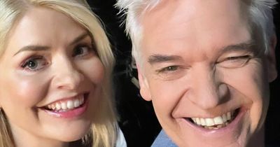 Phillip Schofield shares backstage love notes left for him at Dancing On Ice