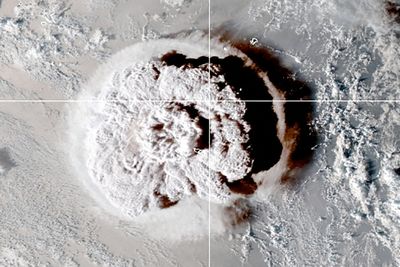 THE REUTERS GRAPHIC-Tonga's apocalyptic lightning storm
