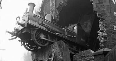On Valentine's Day 1900 a train crashed through the wall of Dublin station and hung 30 feet off the ground
