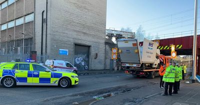 Watch as truck smashes into Glasgow Tradeston railway bridge blocking street