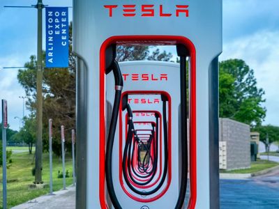 This Robot-Run ETF Cut Tesla Stake In January And Initiated Positions In These 2 Tech Giants