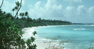 UK 'in no doubt' over Chagos Islands after Mauritius plants flag