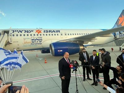 As Iran talks stall, Israeli PM makes snap trip to Bahrain