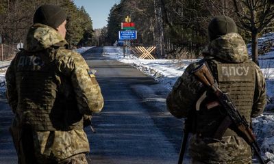 Putin continues to rattle sabre but with rare nod towards de-escalation