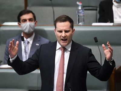 PM calls for strengthened visa powers