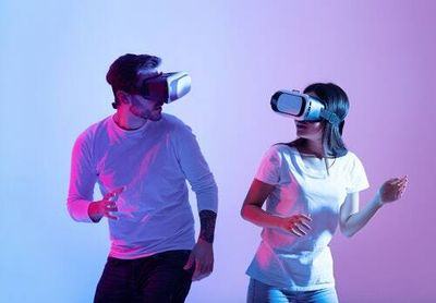 How to have a long-distance date in VR