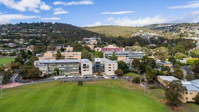 UTAS campus move from Sandy Bay into Hobart CBD opposed by group calling for consultation
