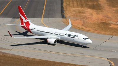 Qantas to continue its Darwin to London service until June as WA border remains closed