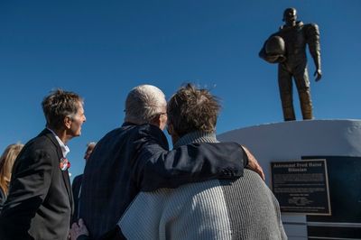 Mississippi city dedicates statue of Apollo 13 astronaut
