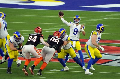 Watch: Matthew Stafford throws no-look pass in Super Bowl