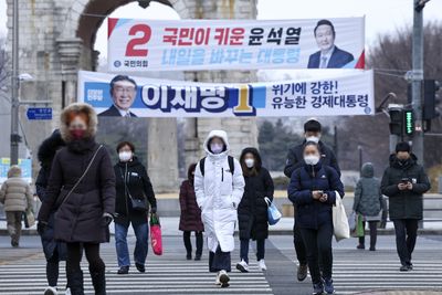 Campaigning for next president kicks off in South Korea