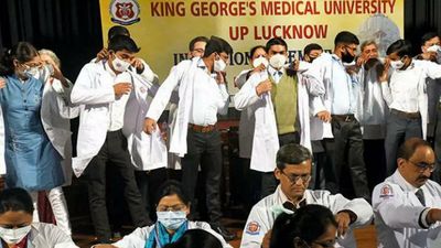 Lucknow: In a 1st, KGMU freshers take Charak Shapath