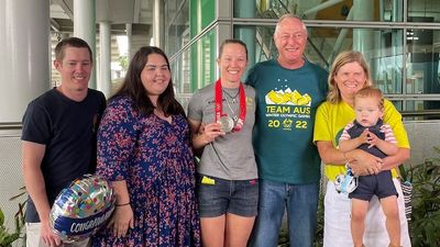 Elated family welcome silver-medal-winning Olympian Jaclyn Narracott back home to Brisbane