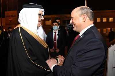 Israel PM meets Bahrain's Jewish community on landmark visit