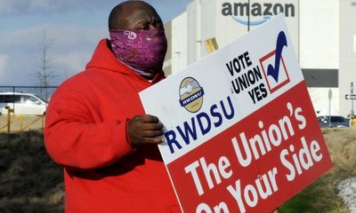 US Amazon warehouse workers prepare for historic union vote