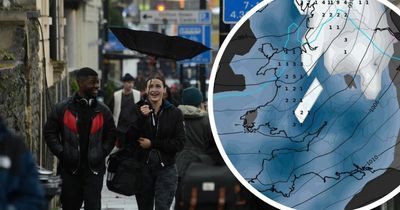 UK weather: Charts show blizzards and 90mph gales as Storm Dudley and Storm Eunice hammers Britain
